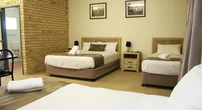 The Clydesdale Motel & Steakhouse - Image 2