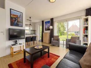 Cozy Bungalow with Terrace - Image 2