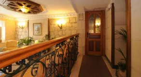 Hostal Santo Domingo de Silos - Image 2