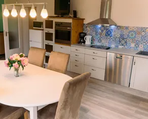 Oveney Apartments - Image 5