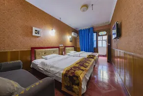 Wantong Hotel - Image 2
