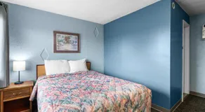 Broadway Inn - Image 5
