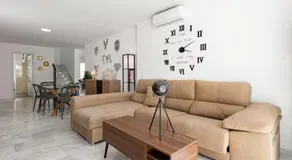 Bellissima villa totalmente attrezzata con idromassaggio, piscina privata e terrazza | Vista sulla città | Ideale per il telelavoro - Image 2