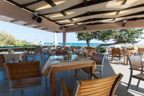 Amaryllis Beach House - Image 3