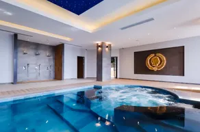 Caesar Blue Seaside Luxury Apartments - Image 2