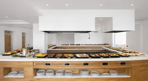 Helios Beach Hotel & Bungalows - Image 4