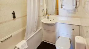Monifieth Farm Hotel - Image 4