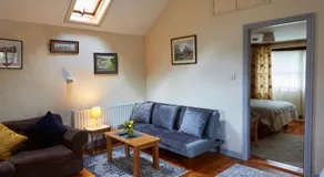 Sea View 1-Bed Cottage Sleeps 2 w Private Garden - Image 2