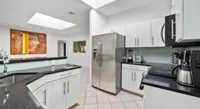 Villa Luz- Cozy Family Home with Jacuzzi year-round & heated pool in summer - Image 5