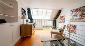 Cozy Artist Loft - Image 2