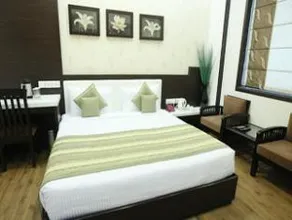 Qotel Hotel AT Residency Kaushambi  - Image 3