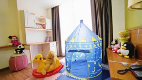Pesht Hotel - Image 5