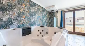 Villa entièrement équipée avec jacuzzi, jardin et terrasse | Parfaite pour le travail à distance - Image 5