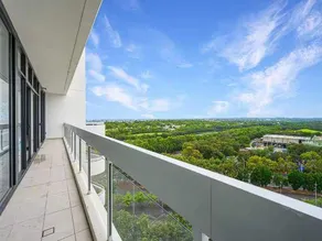 Metawisebnb Executive 2-bedroom Stadium View Apartment W Parking - Image 4