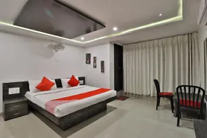 OYO 36026 Comfort Inn Regency - Image 5
