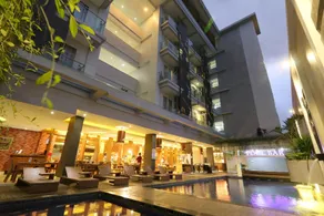 Crystal Lotus Hotel Yogyakarta - Image 3