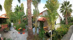 9 Musses Hotel Apartments - Image 4