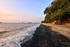 Sunset Bay Cottage - Image 2