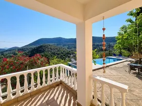 Villa Victoria - 3 Bedroom Villa With a Private Pool - Image 3
