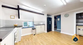 4 Bed Apartment- With Cosy Pub - Food/Drink 10%off - Image 4