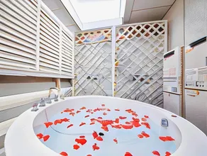 V hotel - Image 4