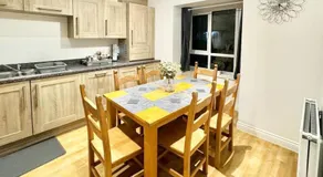 Unique Stays Modern Evergreen House in Ashford Kent - Image 4