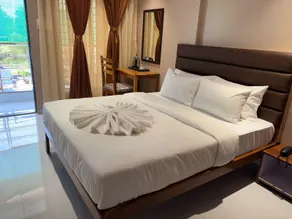Hotel Leela.. - Image 2