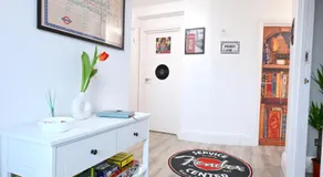 SUPERB 4 BEDROOM FLAT in THE HEART OF CAMDEN TOWN - Image 3