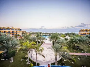 Carols Beau Rivage Hotel - Image 2