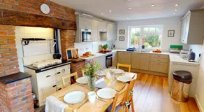 CROYDE HALLGREIN 4 Bedrooms - Image 2