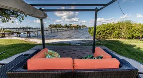 Island View Cottages Sebastian - Image 5