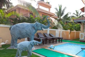 Lavish Executive Villa with Private Swimming Pool - Image 4