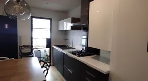 Appartement moderne rénové centre ville, PARKING privé - Image 4