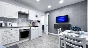 Cosy Contemporary Apartment - Brimsdown, Enfield - Image 3