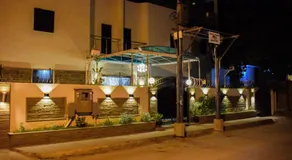 Royal Inn Hotel - Image 4
