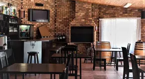 The Lazy Grape Guest Lodge & Spa - Image 4
