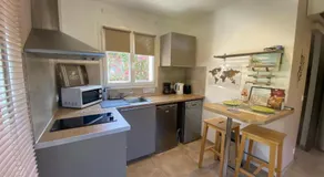 STUDIO pied village EZE - dans VILLA - Parking Gratuit - Image 4