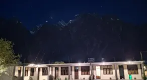 Passu Cones Hotel - Image 4