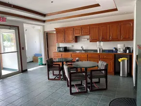 Highland Inn Peculiar - Image 5