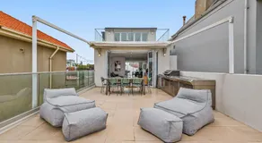 Complete Host Middle Park House - Image 4