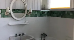 Maison charmante à Saint-Germain-de-Lusignan, parking privé - Image 2