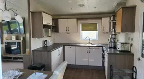 2BR-Sleeps6-Fireplace-Parking-Patio-Seaside - Image 4