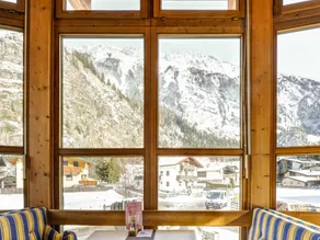 Sunlit Apartment near Ski Area in Längenfeld - Image 3