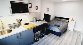 Southend on Sea - Westcliff Studios - Great Location - Image 4