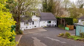Roger Ground Guest House - with Onsite Car Parking - Image 5