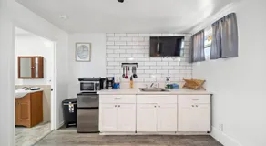 Studio condo near downtown and cruise terminal, across from the Seawall - Image 5