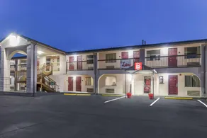 American Inn - Image 5