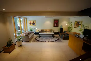 The Avenue Hotel - Image 2