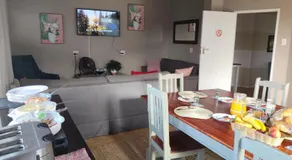Moments Guesthouse, Kleinmond - Image 4
