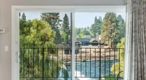 Condo near Downtown Bend - Top-floor with Riverview - Image 5